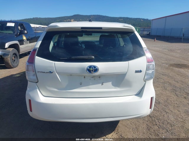 Toyota Prius V Two 2017 JTDZN3EU4HJ063825 Image 16