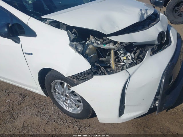 Toyota Prius V Two 2017 JTDZN3EU4HJ063825 Image 17