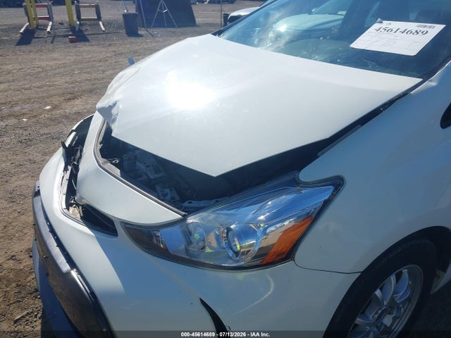 Toyota Prius V Two 2017 JTDZN3EU4HJ063825 Image 18