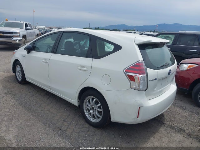 Toyota Prius V Two 2017 JTDZN3EU4HJ063825 Image 3