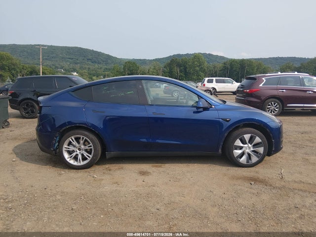 Продаж на аукціоні авто 2024 Tesla Model Y, vin: 7SAYGDED7RF017154, номер лоту: 45614701