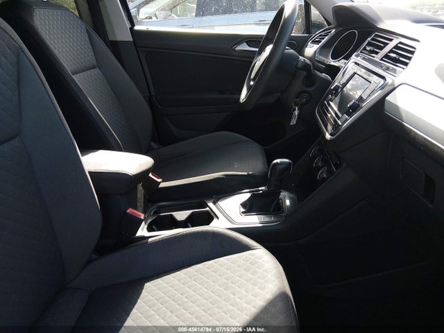 Продажа на аукционе авто 2018 Volkswagen Tiguan 2.0t S, vin: 3VV1B7AX4JM015247, номер лота: 45614794