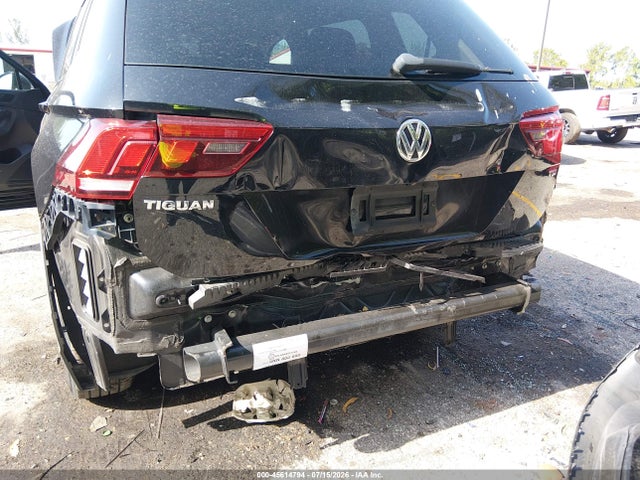 Продажа на аукционе авто 2018 Volkswagen Tiguan 2.0t S, vin: 3VV1B7AX4JM015247, номер лота: 45614794