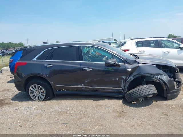 45614894 :رقم المزاد ، 1GYKNDRSXHZ172527 vin ، 2017 Cadillac Xt5 Luxury مزاد بيع