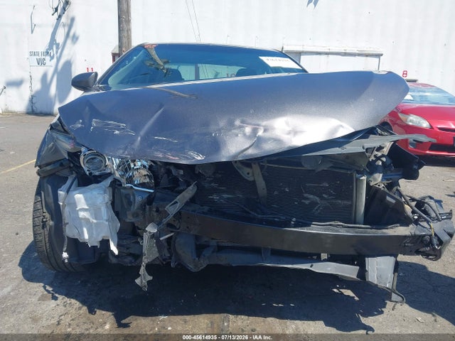 45614935 :رقم المزاد ، 4T1BF1FK6HU672568 vin ، 2017 Toyota Camry Se مزاد بيع