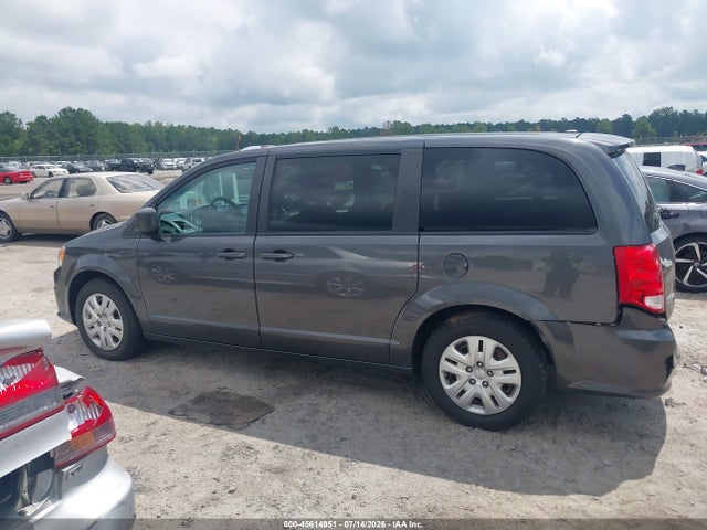 2C4RDGBG9JR323999 Dodge Grand Caravan Se