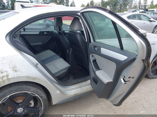 3VW637AJ6EM332365 Volkswagen Jetta Hybrid Sel