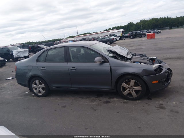 Продажа на аукционе авто 2010 Volkswagen Jetta Limited Edition, vin: 3VWRX7AJ2AM165742, номер лота: 45615180