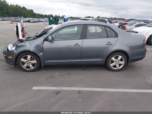 Продажа на аукционе авто 2010 Volkswagen Jetta Limited Edition, vin: 3VWRX7AJ2AM165742, номер лота: 45615180