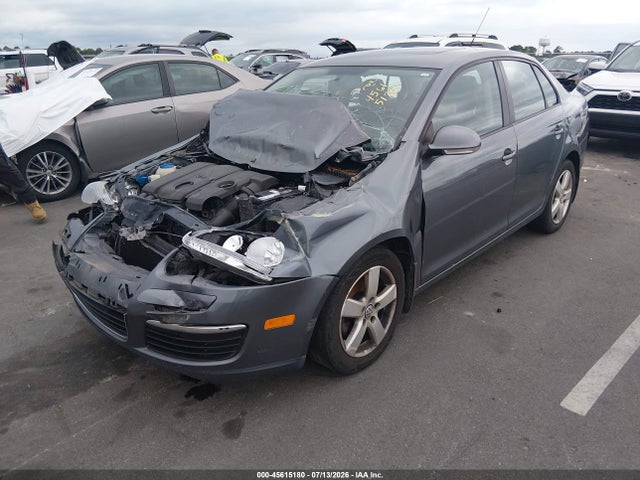 Продажа на аукционе авто 2010 Volkswagen Jetta Limited Edition, vin: 3VWRX7AJ2AM165742, номер лота: 45615180