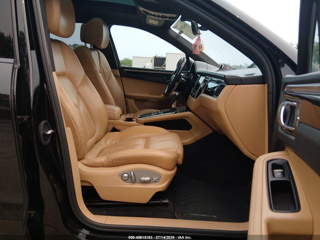 45615193 :رقم المزاد ، WP1AA2A58HLB07958 vin ، 2017 Porsche Macan مزاد بيع