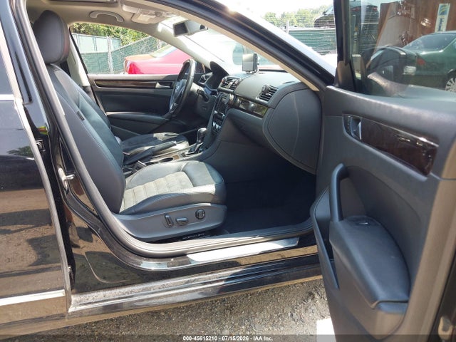 2014 Volkswagen Passat 1.8t Sel Premium მანქანა იყიდება აუქციონზე, vin: 1VWCT7A35EC006370, აუქციონის ნომერი: 45615210