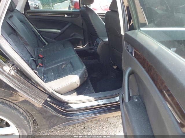 2014 Volkswagen Passat 1.8t Sel Premium მანქანა იყიდება აუქციონზე, vin: 1VWCT7A35EC006370, აუქციონის ნომერი: 45615210