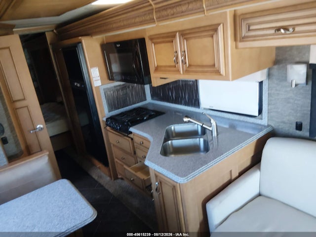 Продажа на аукционе авто 2015 Freightliner Chassis Xc, vin: 4UZAB2DT2FCGW3736, номер лота: 45615239