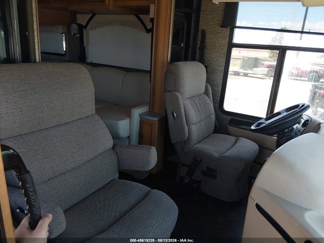 Продажа на аукционе авто 2015 Freightliner Chassis Xc, vin: 4UZAB2DT2FCGW3736, номер лота: 45615239