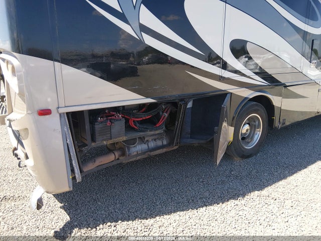 Продажа на аукционе авто 2015 Freightliner Chassis Xc, vin: 4UZAB2DT2FCGW3736, номер лота: 45615239