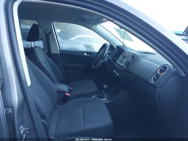 2010 Volkswagen Tiguan S მანქანა იყიდება აუქციონზე, vin: WVGAV7AX4AW516222, აუქციონის ნომერი: 45615274