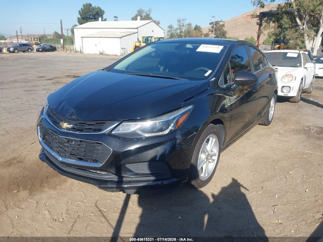Chevrolet Cruze Lt Auto 2018 1G1BE5SM5J7191861 Image 2