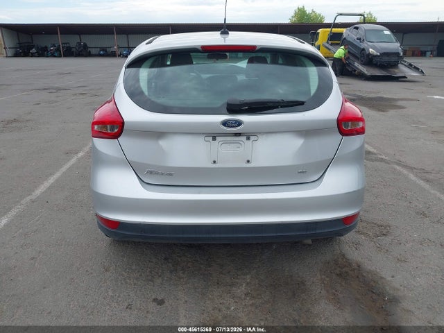 Ford FOCUS SE 2017 1FADP3K22HL271607 Image 17