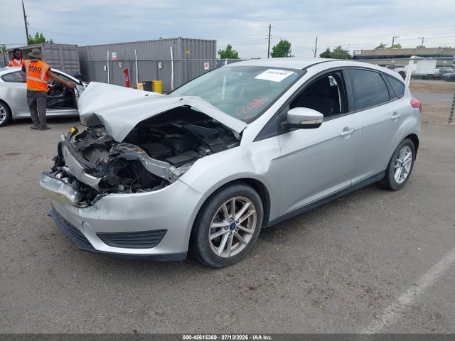 Ford FOCUS SE 2017 1FADP3K22HL271607 Image 2
