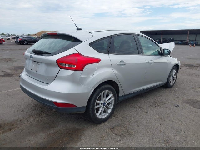 Ford FOCUS SE 2017 1FADP3K22HL271607 Image 4