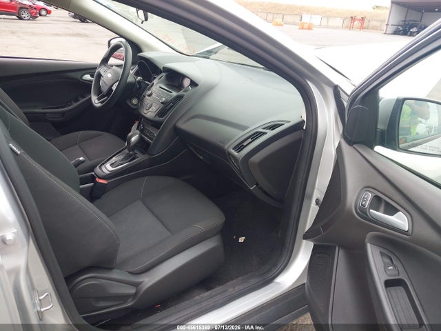 Ford FOCUS SE 2017 1FADP3K22HL271607 Image 5