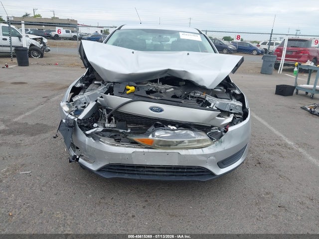 Ford FOCUS SE 2017 1FADP3K22HL271607 Image 6