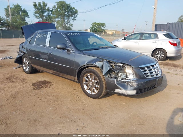 45615471 :رقم المزاد ، 1G6KD5EY5AU136985 vin ، 2010 Cadillac Dts 1sc مزاد بيع
