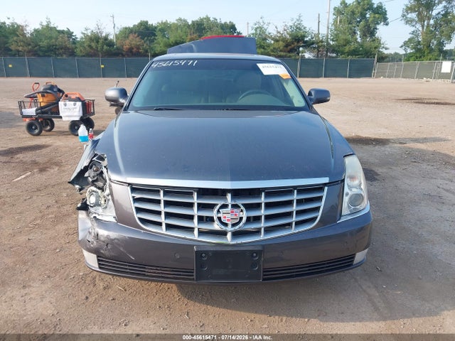 45615471 :رقم المزاد ، 1G6KD5EY5AU136985 vin ، 2010 Cadillac Dts 1sc مزاد بيع