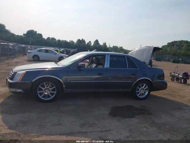45615471 :رقم المزاد ، 1G6KD5EY5AU136985 vin ، 2010 Cadillac Dts 1sc مزاد بيع