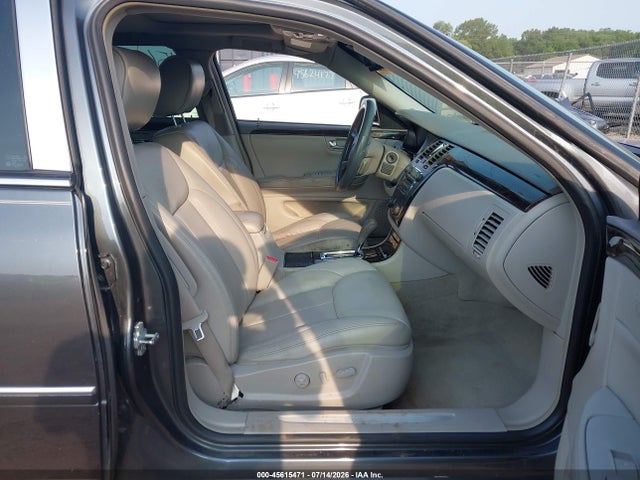 45615471 :رقم المزاد ، 1G6KD5EY5AU136985 vin ، 2010 Cadillac Dts 1sc مزاد بيع