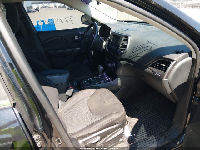 45615568 :رقم المزاد ، 1C4PJMCB5KD107296 vin ، 2019 Jeep Cherokee Latitude 4x4 مزاد بيع