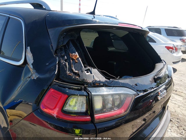 45615568 :رقم المزاد ، 1C4PJMCB5KD107296 vin ، 2019 Jeep Cherokee Latitude 4x4 مزاد بيع