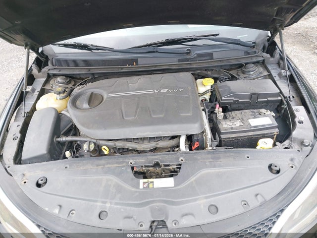 Chrysler 200 C 2015 1C3CCCEG9FN632121 Image 10