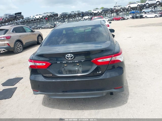 45615688 :رقم المزاد ، JTNB11HKXJ3007230 vin ، 2018 Toyota Camry Le مزاد بيع