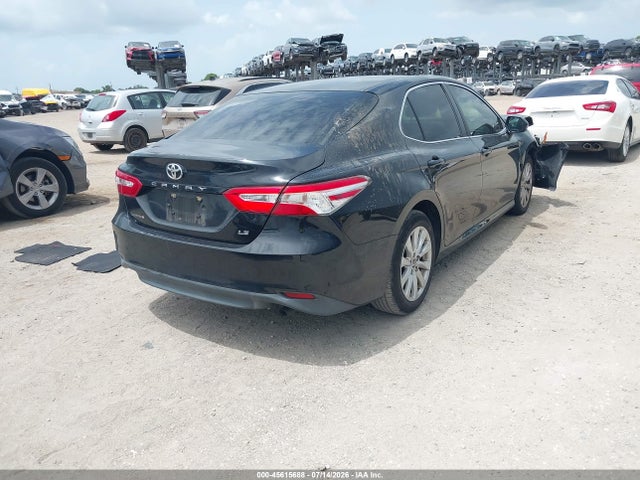 45615688 :رقم المزاد ، JTNB11HKXJ3007230 vin ، 2018 Toyota Camry Le مزاد بيع