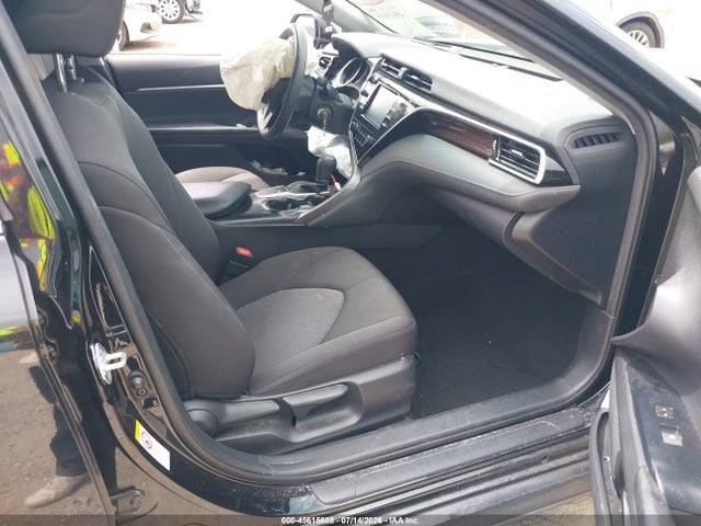 45615688 :رقم المزاد ، JTNB11HKXJ3007230 vin ، 2018 Toyota Camry Le مزاد بيع