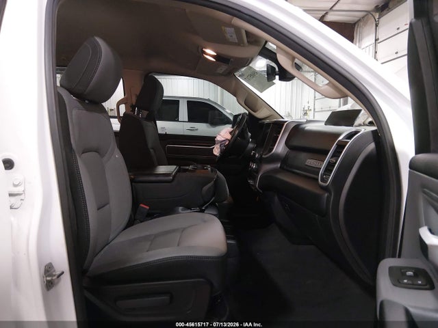 2020 Ram 1500 Big Horn  4x4 5'7 Box მანქანა იყიდება აუქციონზე, vin: 1C6SRFFT2LN358251, აუქციონის ნომერი: 45615717