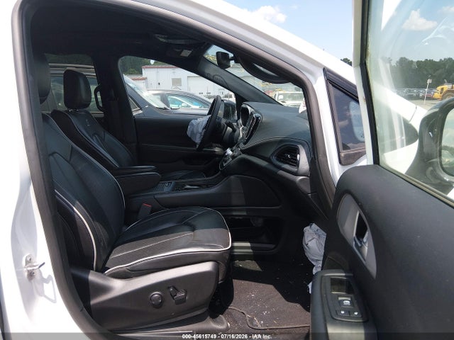 Продажа на аукционе авто 2025 Chrysler Pacifica Limited, vin: 2C4RC1GGXSR522134, номер лота: 45615749