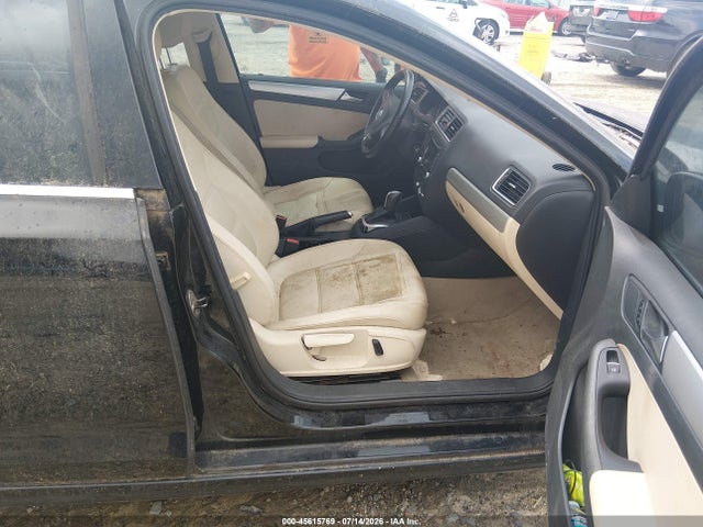 2013 Volkswagen Jetta 2.5l Se მანქანა იყიდება აუქციონზე, vin: 3VWDX7AJ6DM267740, აუქციონის ნომერი: 45615769
