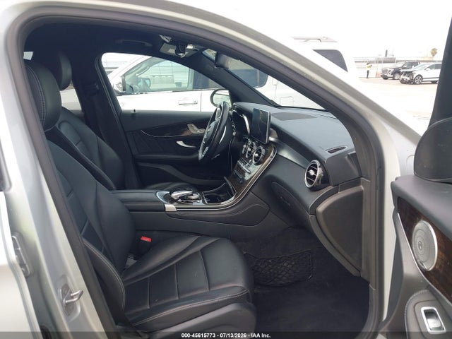 45615773 :رقم المزاد ، WDC0G4JB7JV103711 vin ، 2018 Mercedes-benz Glc 300 مزاد بيع