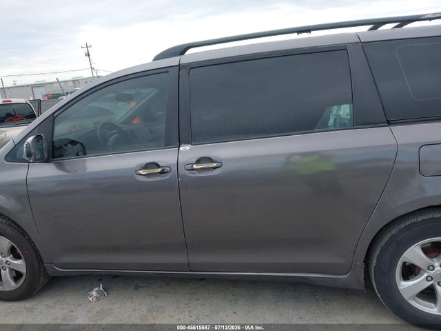 Продажа на аукционе авто 2011 Toyota Sienna, vin: 5TDKA3DCXBS006643, номер лота: 45615847