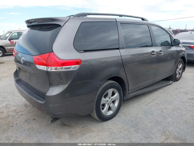 Продажа на аукционе авто 2011 Toyota Sienna, vin: 5TDKA3DCXBS006643, номер лота: 45615847