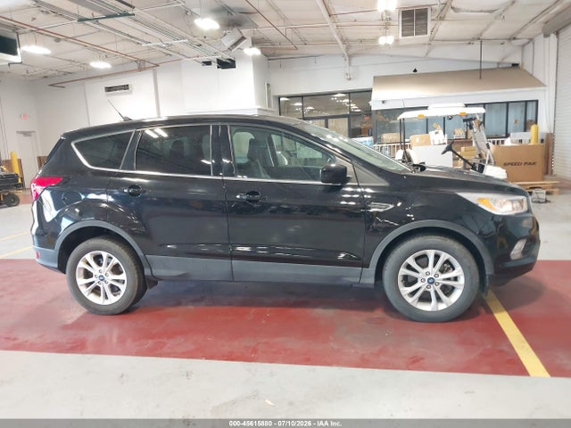 Ford ESCAPE SE 2019 1FMCU9GD9KUA65810 Image 17