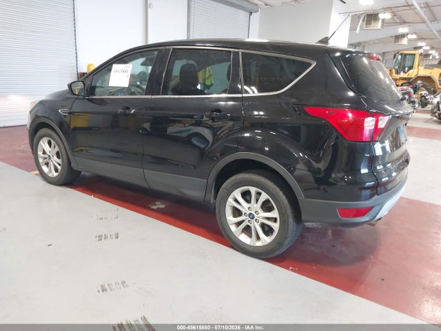 Ford ESCAPE SE 2019 1FMCU9GD9KUA65810 Image 3