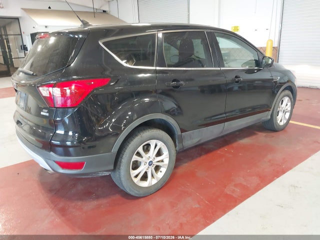 Ford ESCAPE SE 2019 1FMCU9GD9KUA65810 Image 4