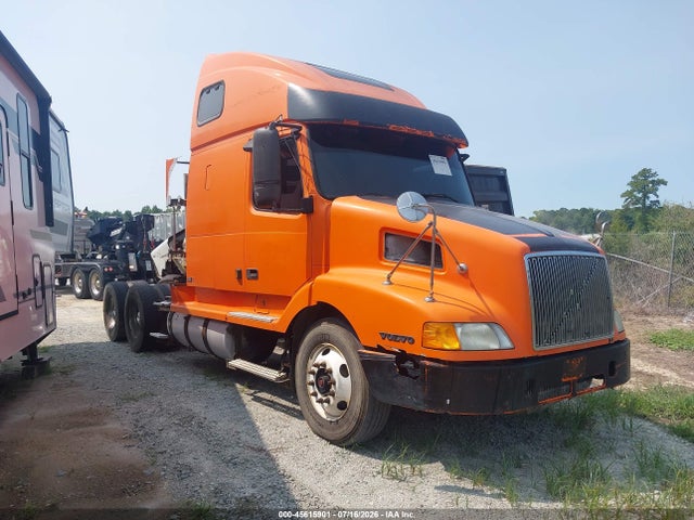 Aukcja sprzedaży 2002 Volvo Vn, vin: 4V4NC9GH02N330518, numer aukcji: 45615901