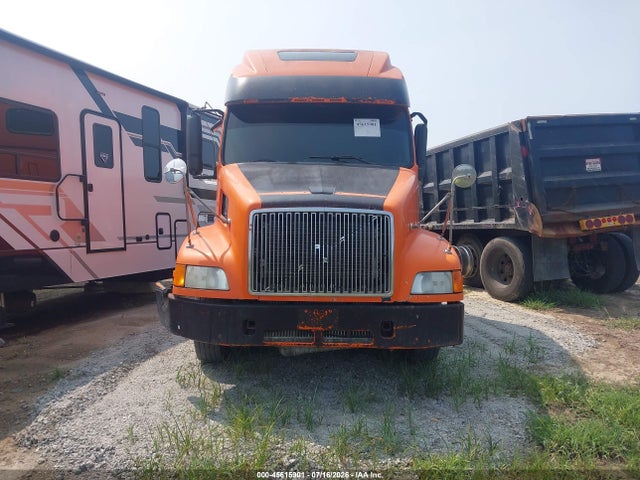 Aukcja sprzedaży 2002 Volvo Vn, vin: 4V4NC9GH02N330518, numer aukcji: 45615901