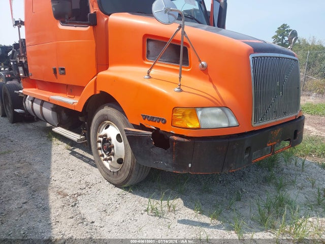 Aukcja sprzedaży 2002 Volvo Vn, vin: 4V4NC9GH02N330518, numer aukcji: 45615901
