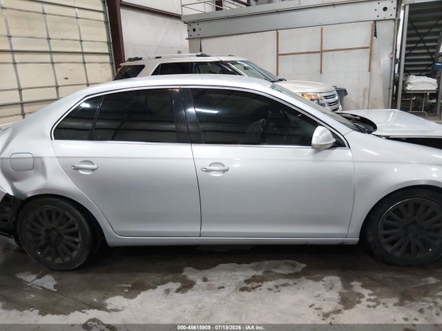 2006 Volkswagen Jetta 2.5 მანქანა იყიდება აუქციონზე, vin: 3VWRG71K16M744933, აუქციონის ნომერი: 45615909
